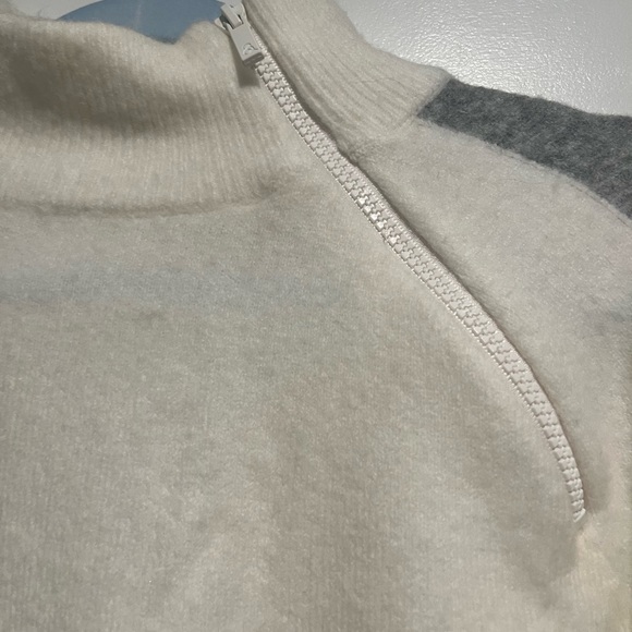 NWT Loft Lou and Grey women’s sweater - Picture 2 of 8